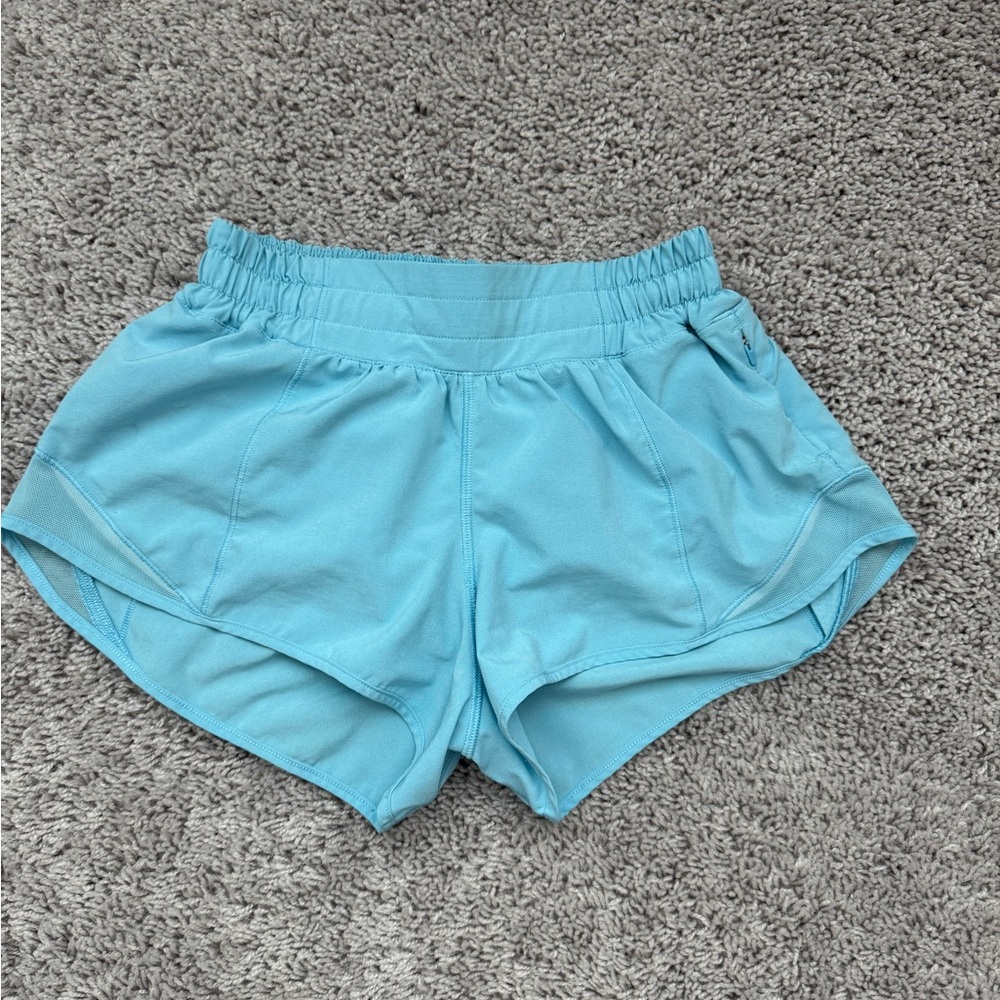 Lululemon Hotty Hot Low Rise lined Shorts Electric Turquoise. Size 2
